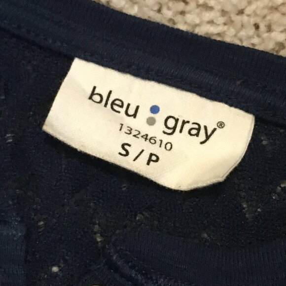 100% Cotton Bleu Gray Lace Shoulder 1/4 Button Down Dark Blue Top - Small - Picture 8 of 15